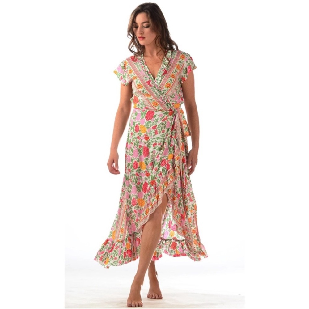 Walker & Wade Voyager Floral Wrap Dress in White Rose Size XL